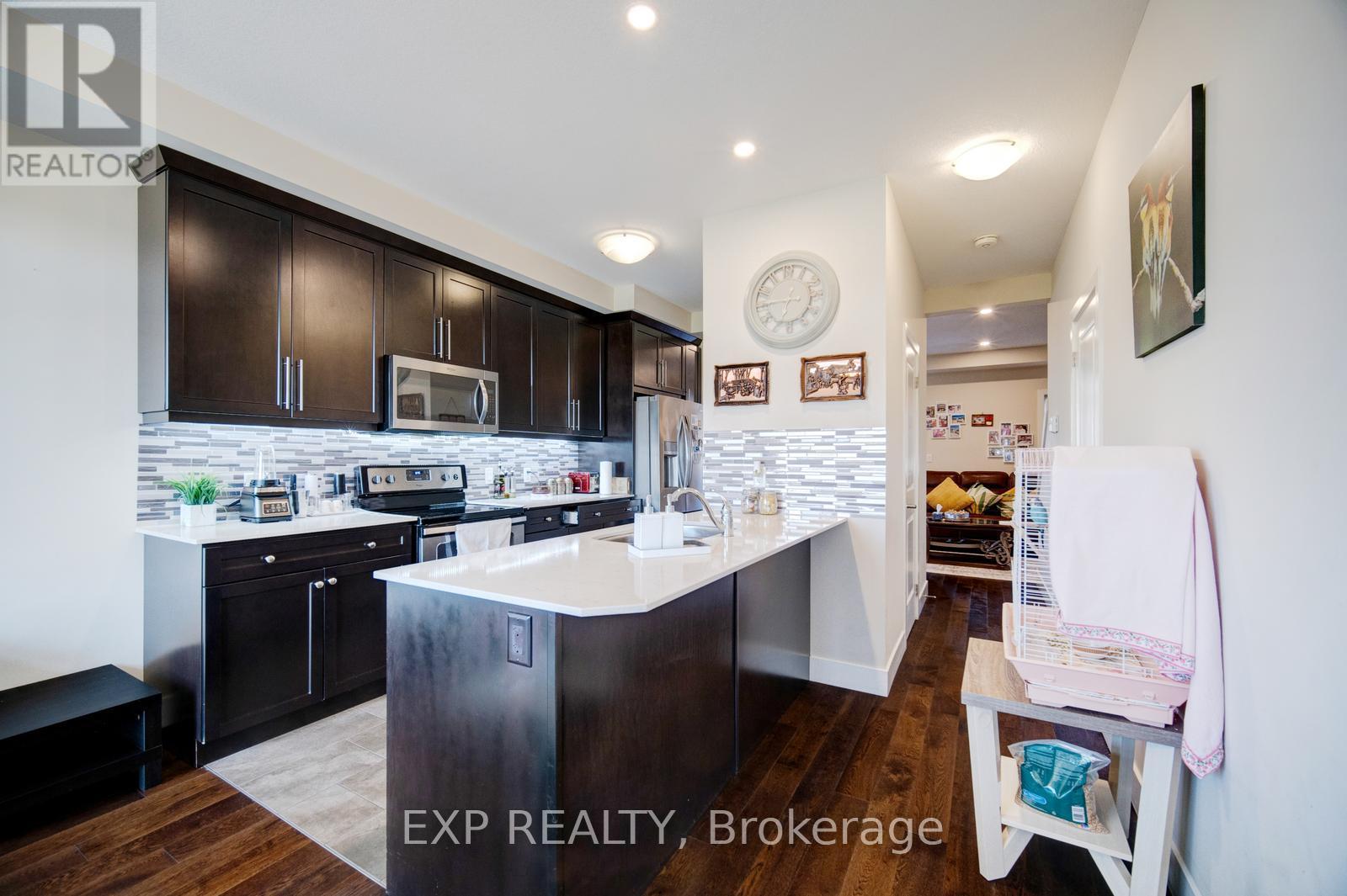 162 - 1960 Dalmagarry Road, London North, Ontario  N6G 0T8 - Photo 11 - X12484500