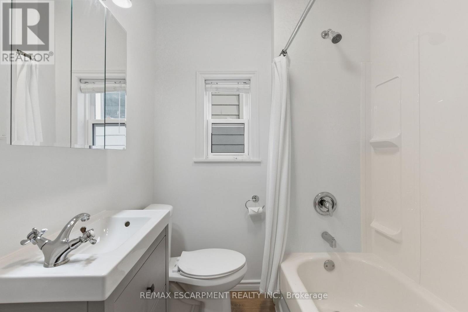 78 Delena Avenue N, Hamilton, Ontario  L8H 6B7 - Photo 14 - X12484503