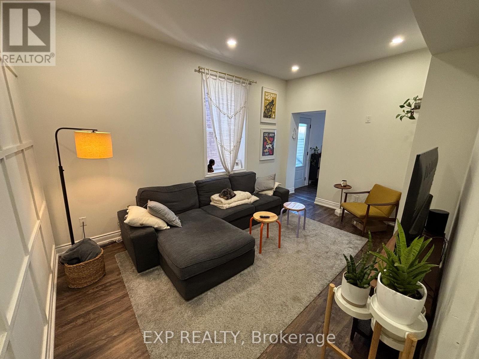 Main - 163 Wentworth Street N, Hamilton, Ontario  L8L 5V6 - Photo 7 - X12484550