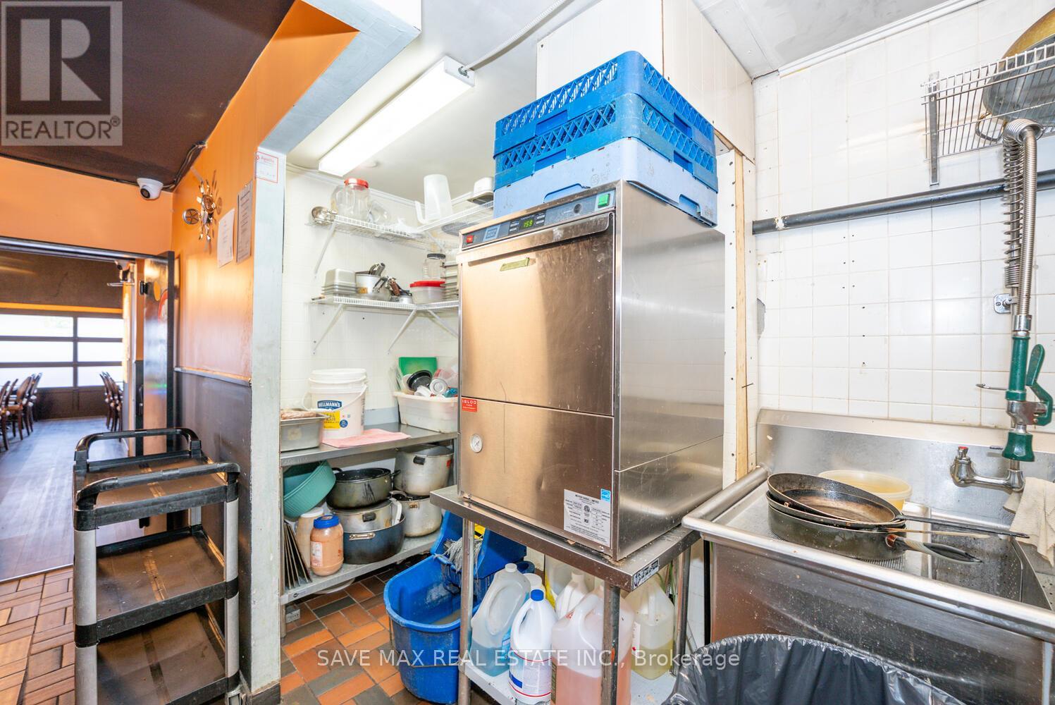 4 - 466 Merritt Street, St. Catharines, Ontario  L2P 1P3 - Photo 18 - X12484554