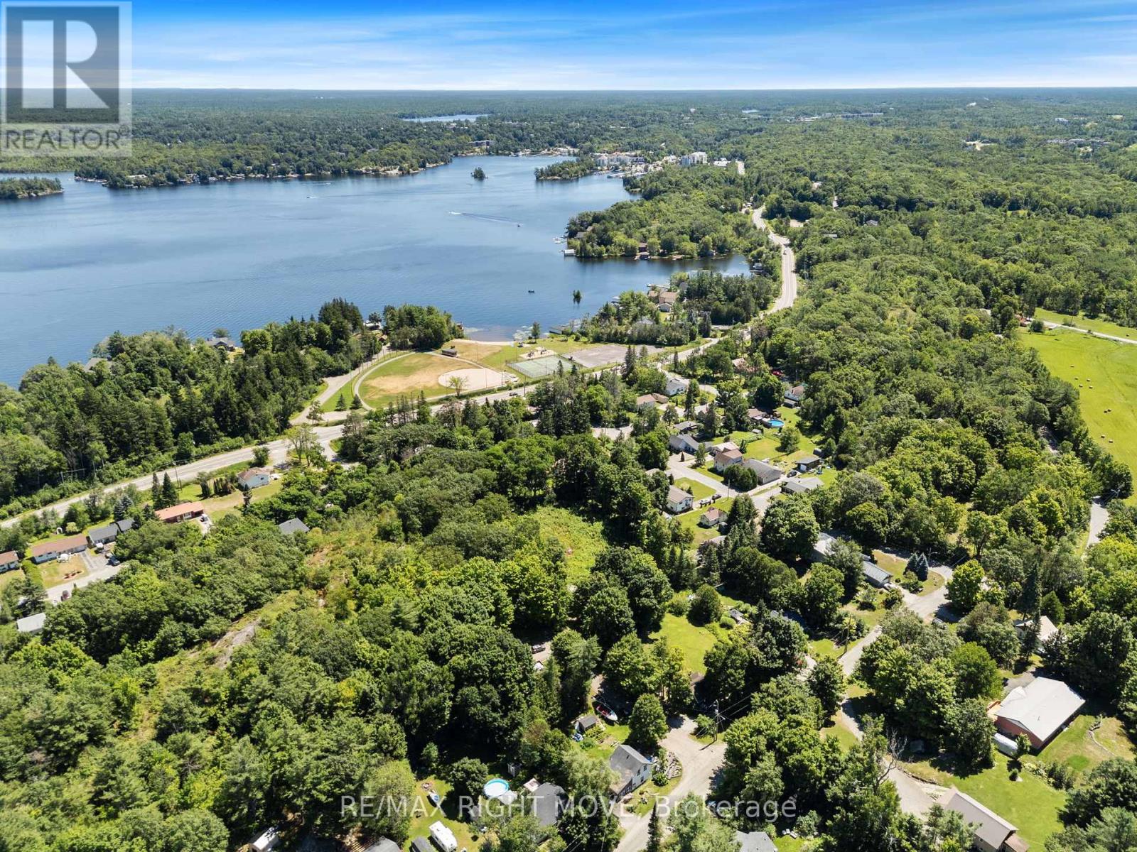 255 Pearl Drive, Gravenhurst, Ontario  P1P 1R2 - Photo 8 - X12484566