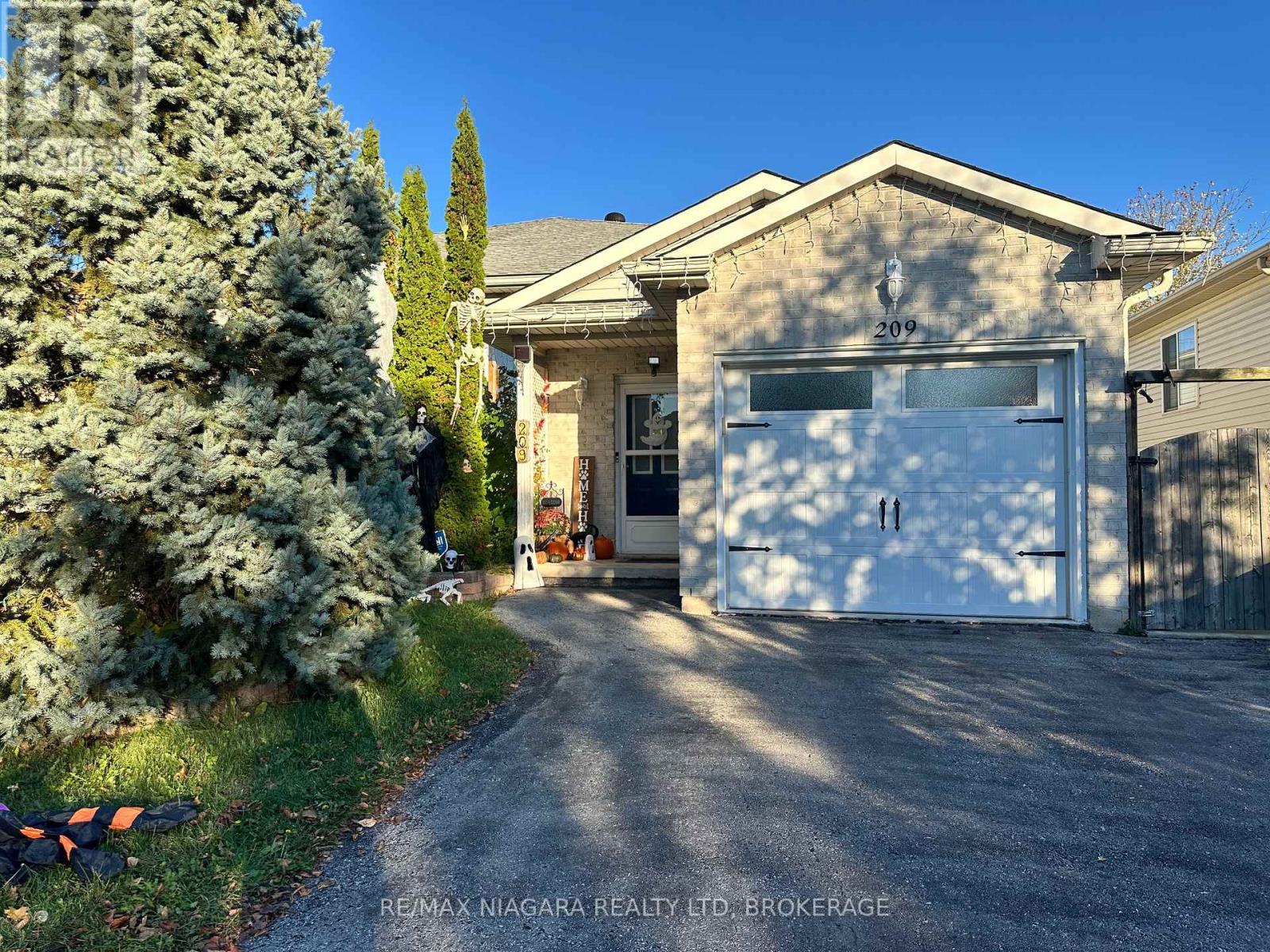 209 AUTUMN CRESCENT, Welland, Ontario