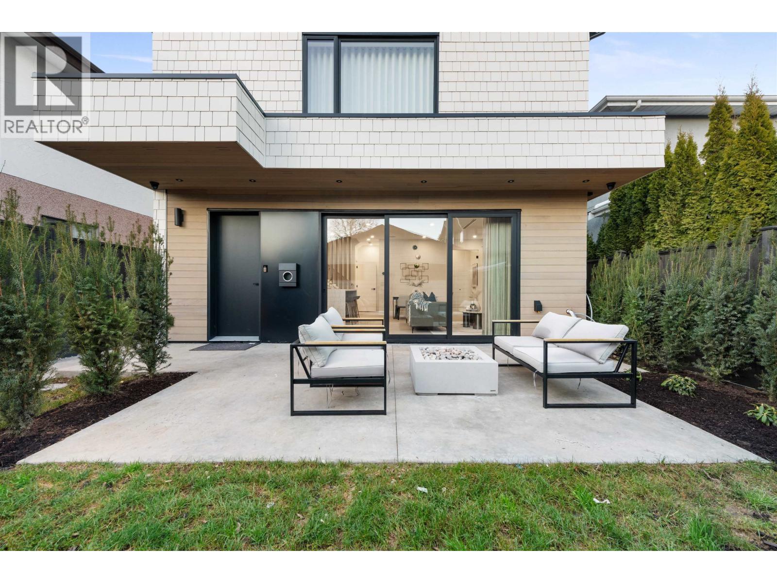 2 280 E 32 Avenue, Vancouver, British Columbia  V5V 2Y3 - Photo 2 - R3062171