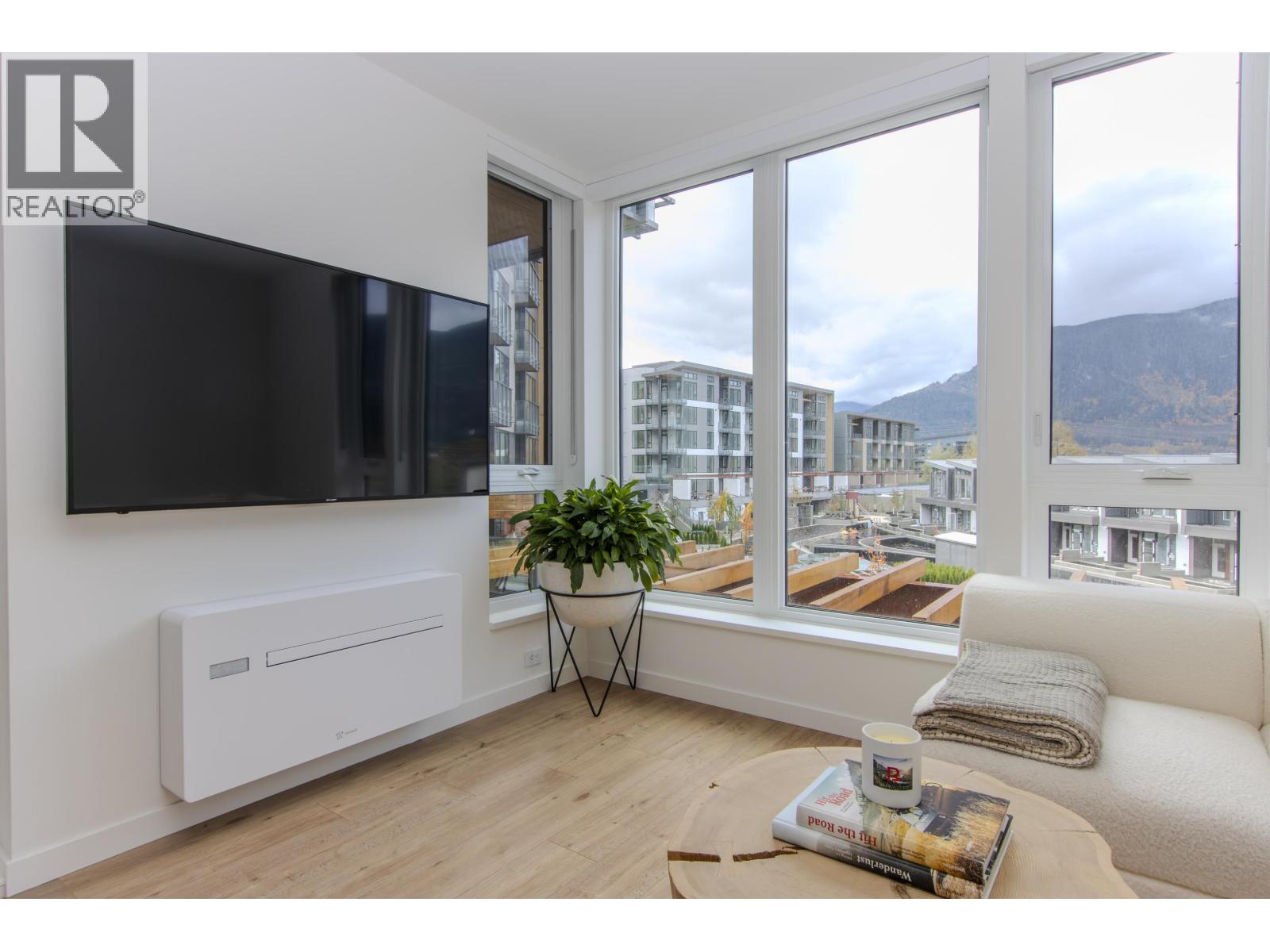 303 1500 Scott Crescent, Squamish, British Columbia  V8B 0J2 - Photo 11 - R3061605