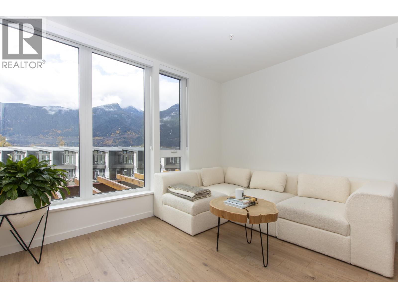 303 1500 Scott Crescent, Squamish, British Columbia  V8B 0J2 - Photo 12 - R3061605