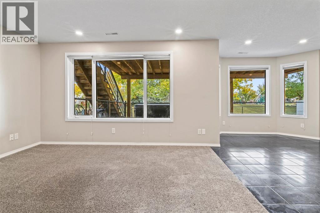 435 Douglas Ridge Mews Se, Calgary, Alberta  T2Z 2M4 - Photo 36 - A2262784