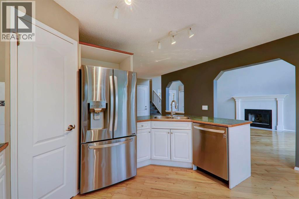 435 Douglas Ridge Mews Se, Calgary, Alberta  T2Z 2M4 - Photo 15 - A2262784