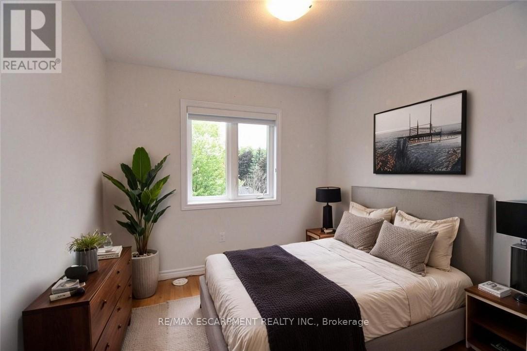 4 - 187 Wilson Street W, Hamilton, Ontario  L9G 1N4 - Photo 35 - X12484148