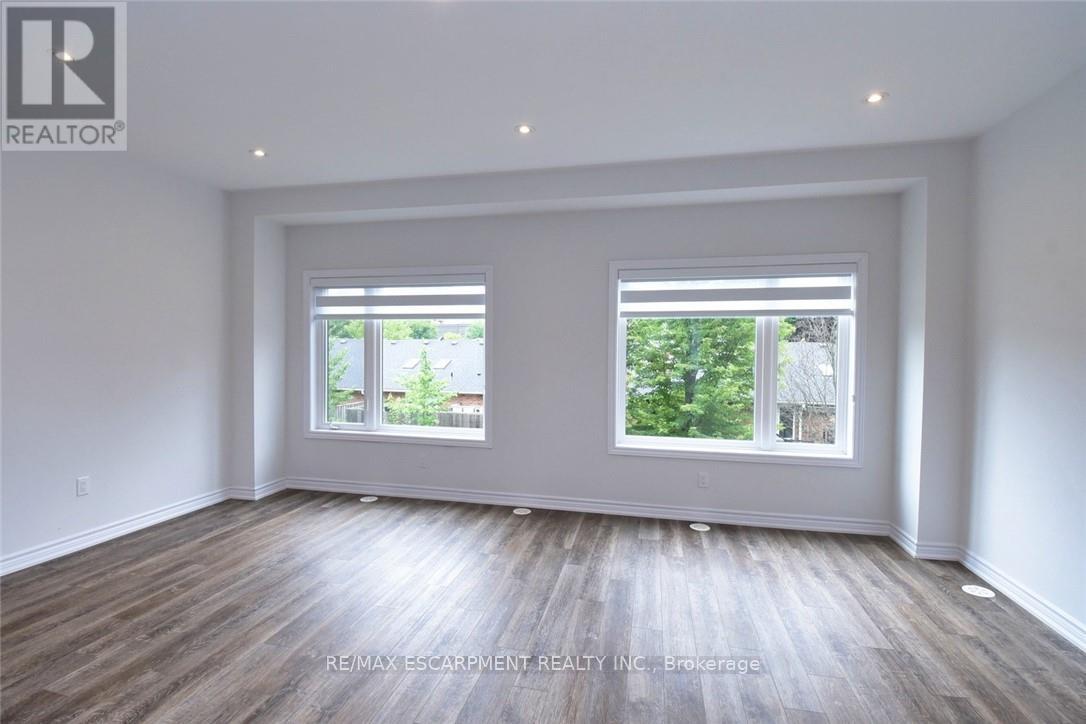 4 - 187 Wilson Street W, Hamilton, Ontario  L9G 1N4 - Photo 7 - X12484148