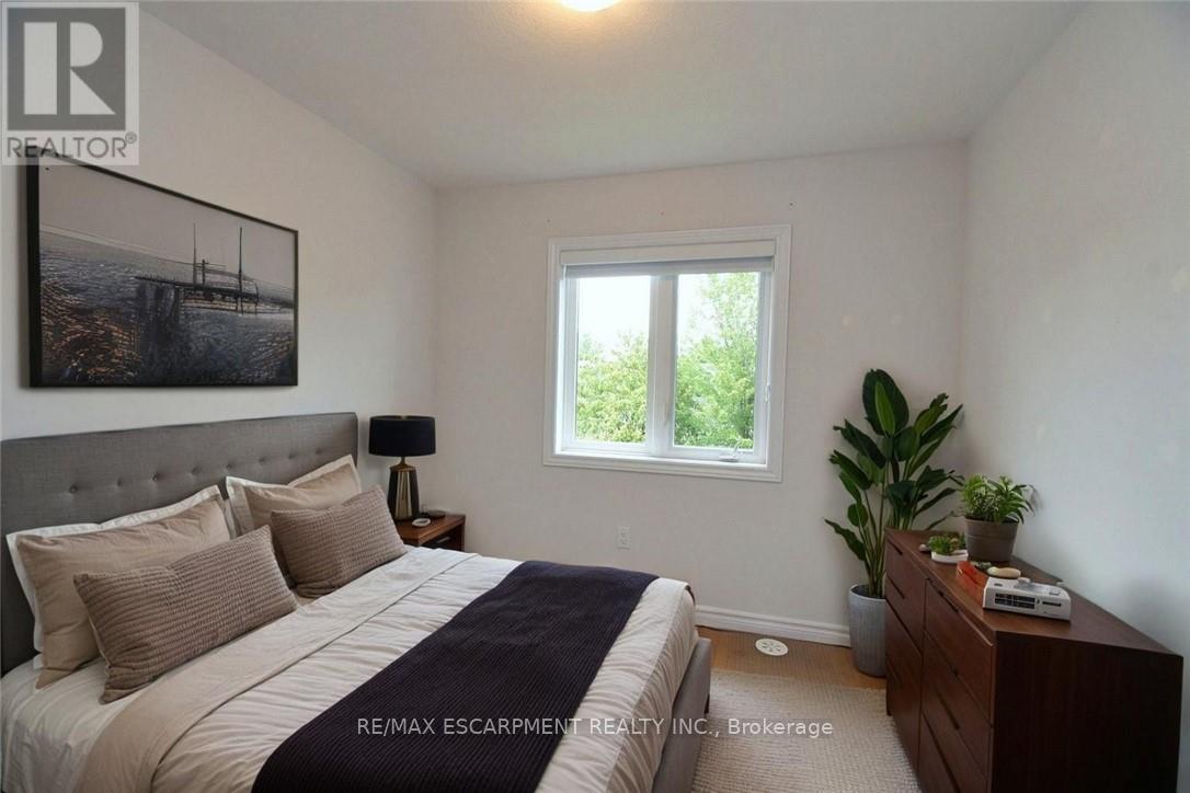 4 - 187 Wilson Street W, Hamilton, Ontario  L9G 1N4 - Photo 36 - X12484148