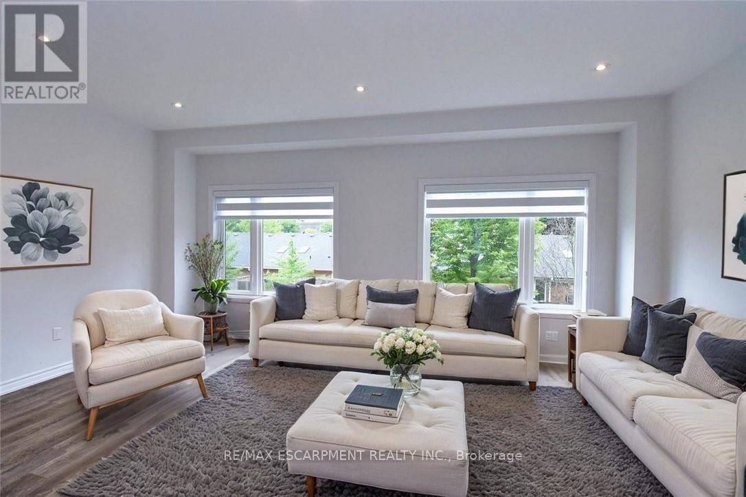 4 - 187 Wilson Street W, Hamilton, Ontario  L9G 1N4 - Photo 8 - X12484148