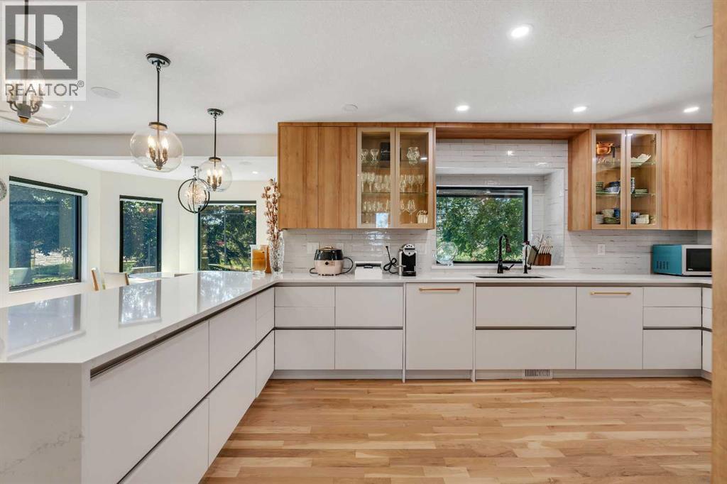 931 Shawnee Drive Sw, Calgary, Alberta  T2Y 2G8 - Photo 6 - A2245149