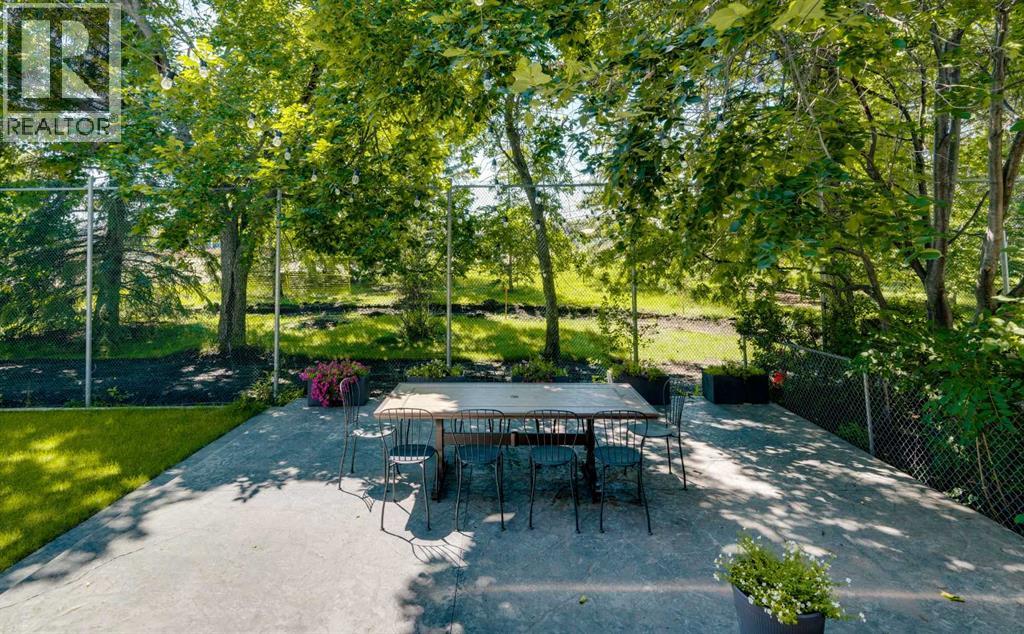 931 Shawnee Drive Sw, Calgary, Alberta  T2Y 2G8 - Photo 35 - A2245149