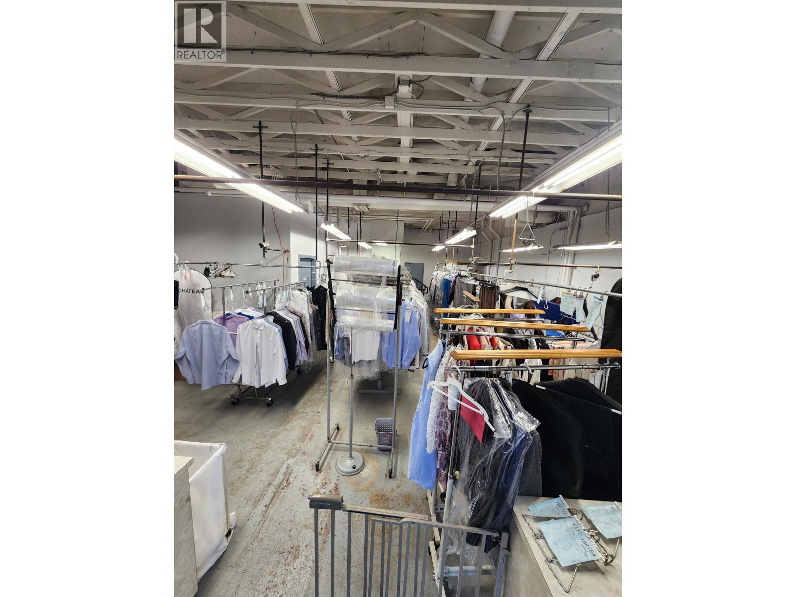 423 Grove Avenue, Burnaby, British Columbia  V5B 1S2 - Photo 2 - C8072707