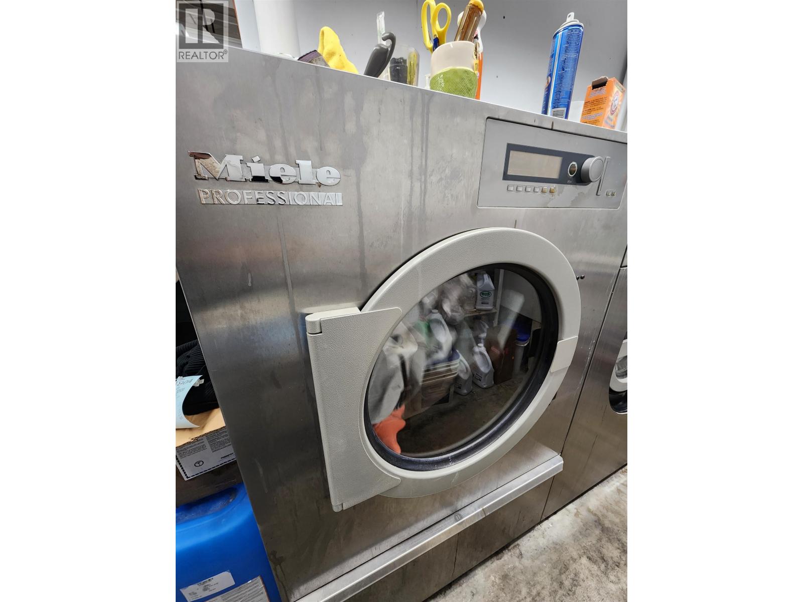 423 Grove Avenue, Burnaby, British Columbia  V5B 1S2 - Photo 4 - C8072707