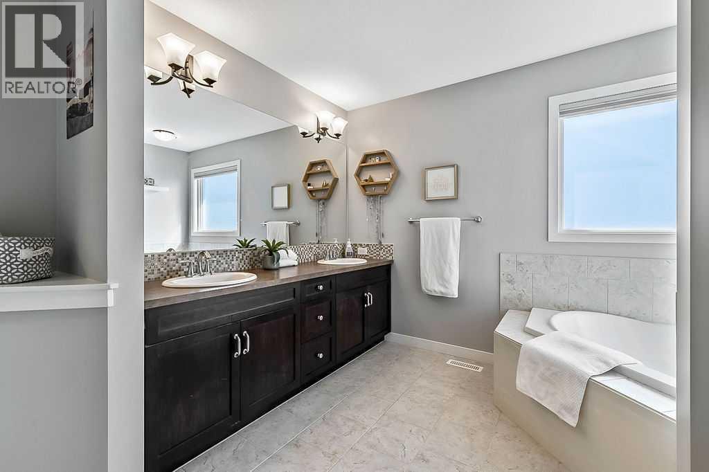 120 Westland View, Okotoks, Alberta  T1S 0K9 - Photo 25 - A2253671