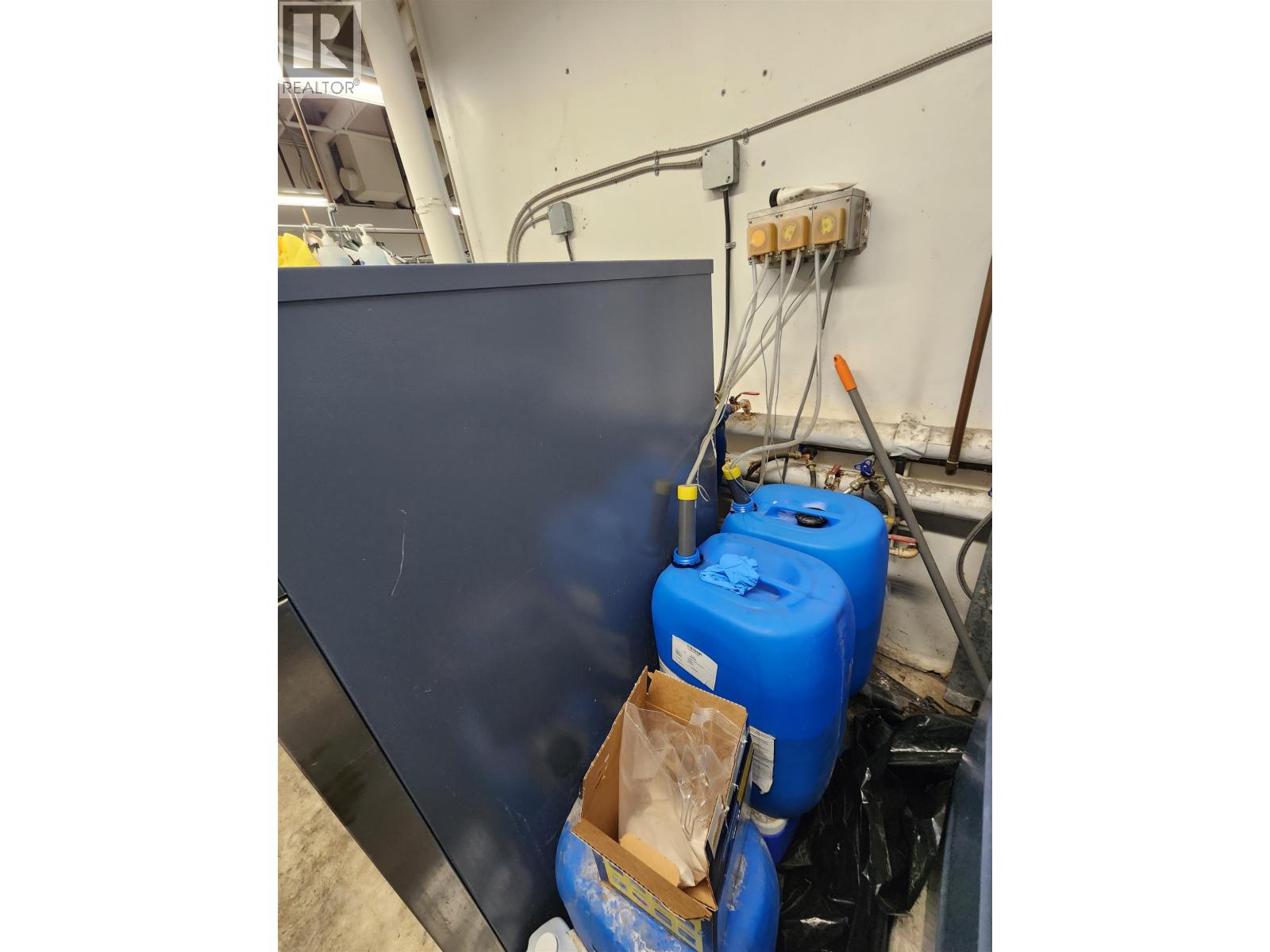 423 Grove Avenue, Burnaby, British Columbia  V5B 1S2 - Photo 7 - C8072707