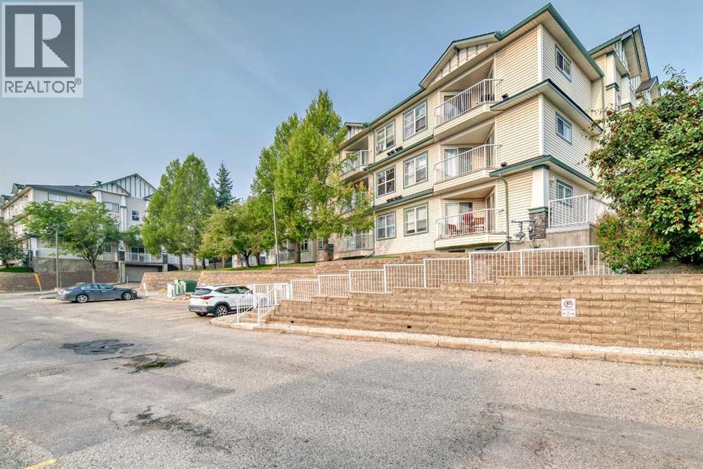 304, 7 Somervale View Sw, Calgary, Alberta  T2Y 4A9 - Photo 3 - A2254054