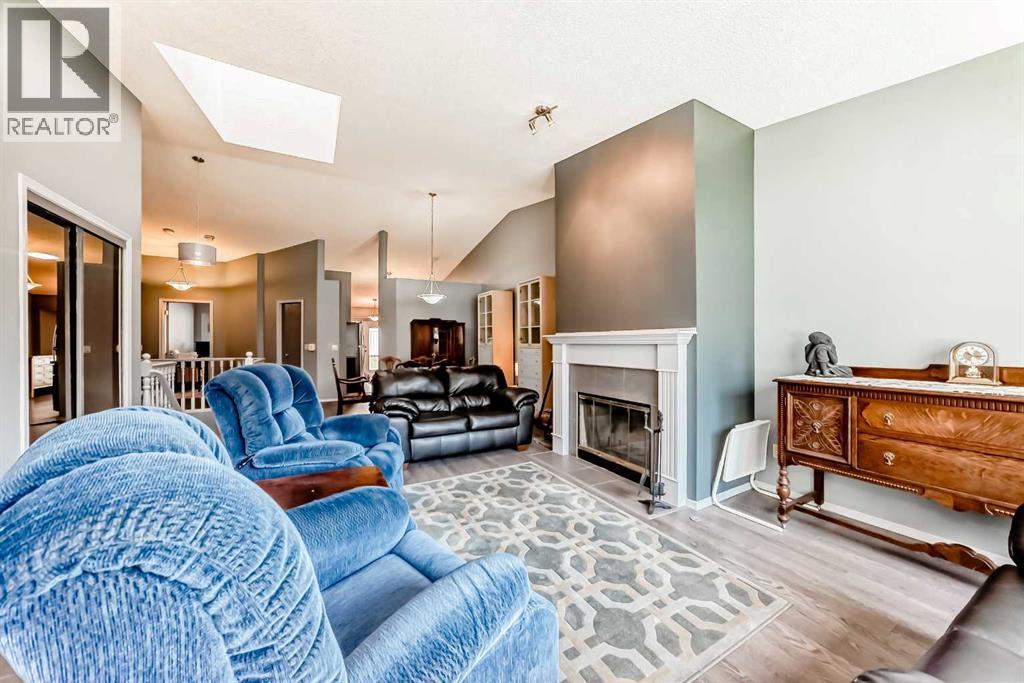 44 Gladstone Gardens Sw, Calgary, Alberta  T3E 7E4 - Photo 9 - A2255924