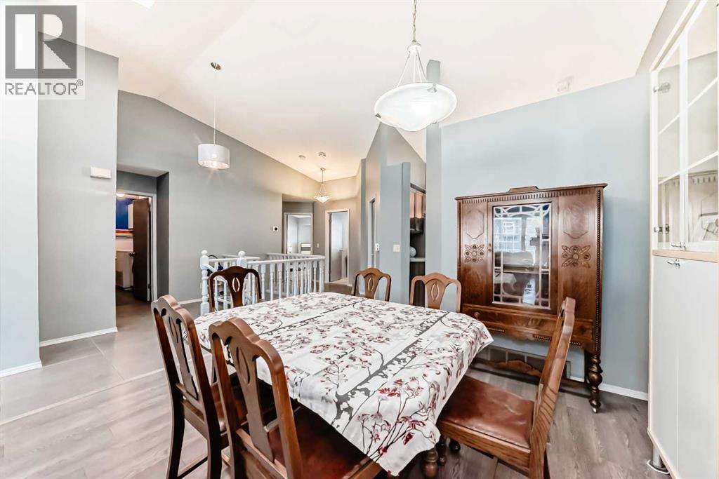 44 Gladstone Gardens Sw, Calgary, Alberta  T3E 7E4 - Photo 6 - A2255924