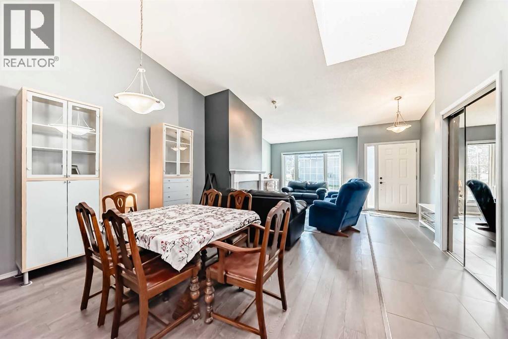 44 Gladstone Gardens Sw, Calgary, Alberta  T3E 7E4 - Photo 5 - A2255924