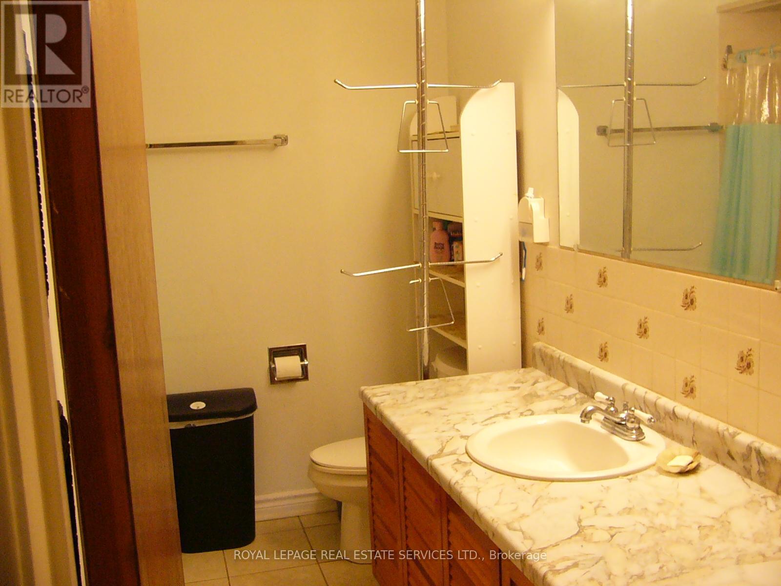1193 Ingledene Drive, Oakville, Ontario  L6H 2H8 - Photo 15 - W12410581