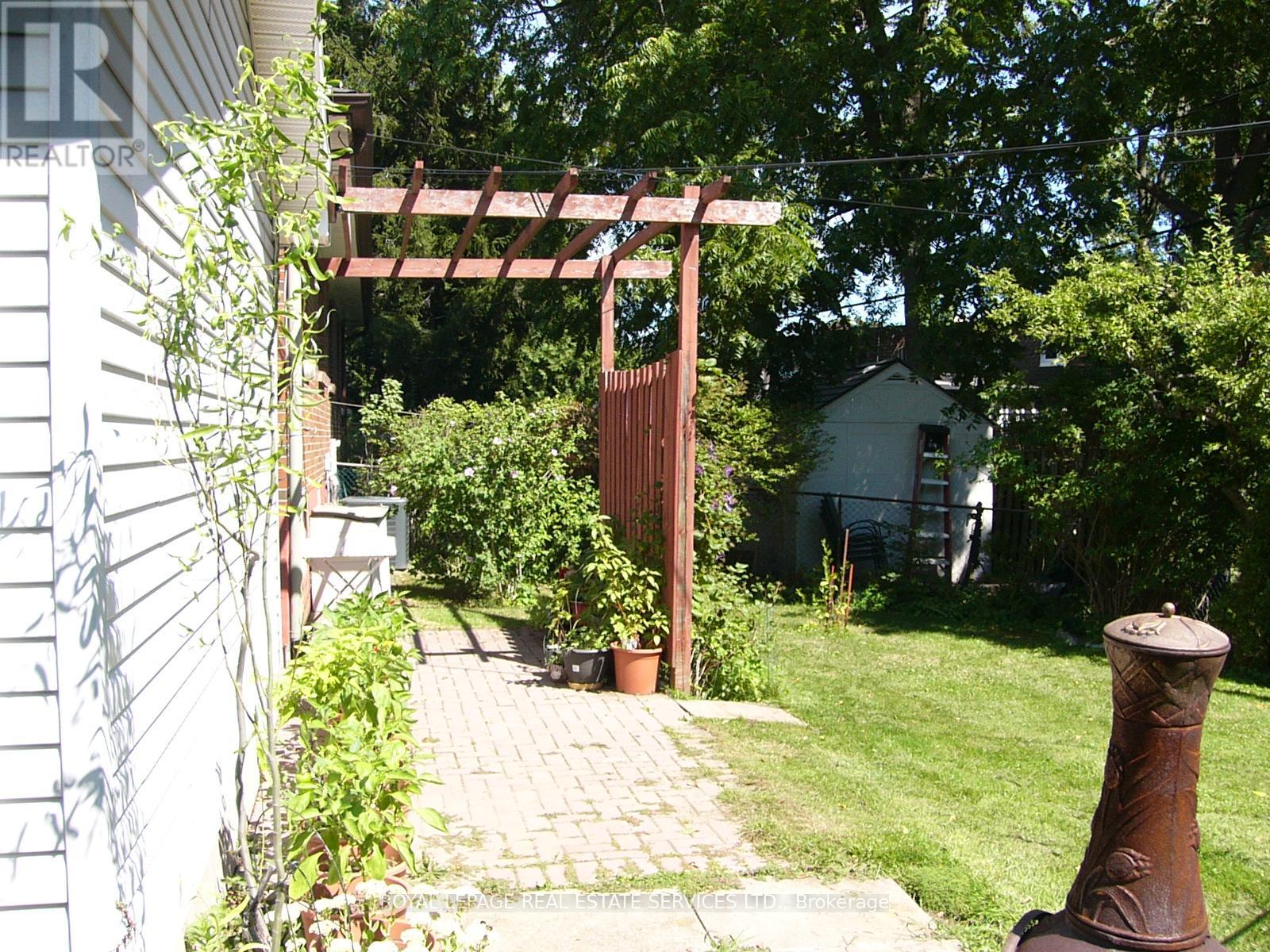 1193 Ingledene Drive, Oakville, Ontario  L6H 2H8 - Photo 24 - W12410581