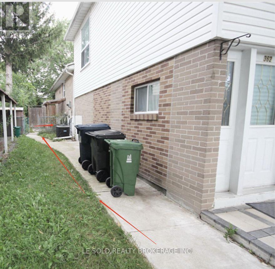 Bsmt - 362 Hollyberry Trail, Toronto, Ontario  M2H 2P6 - Photo 3 - C12484580