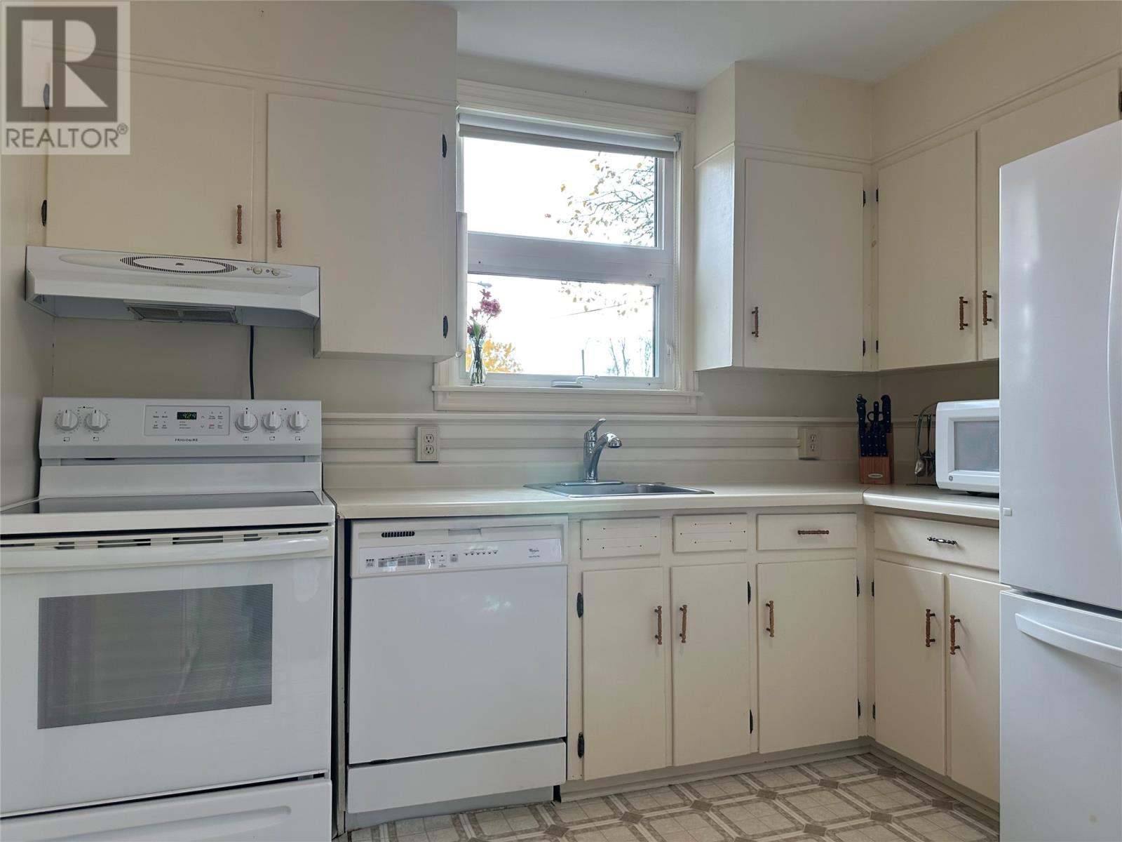 61 Macdonald Drive, Gander, Newfoundland & Labrador  A1V 1G1 - Photo 12 - 1291827