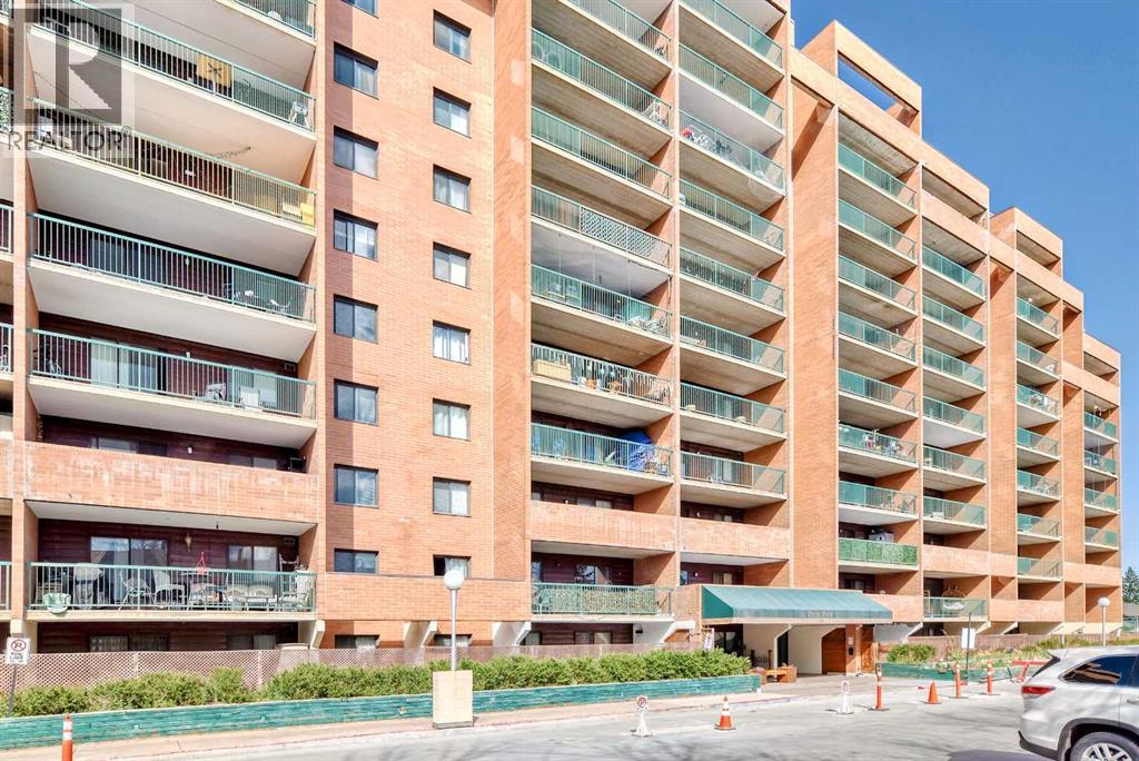 215, 5204 Dalton Drive NW, Calgary, Alberta