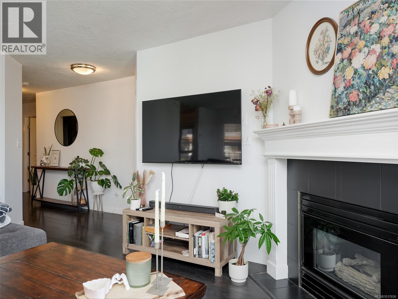 410 490 Marsett Pl, Saanich, British Columbia