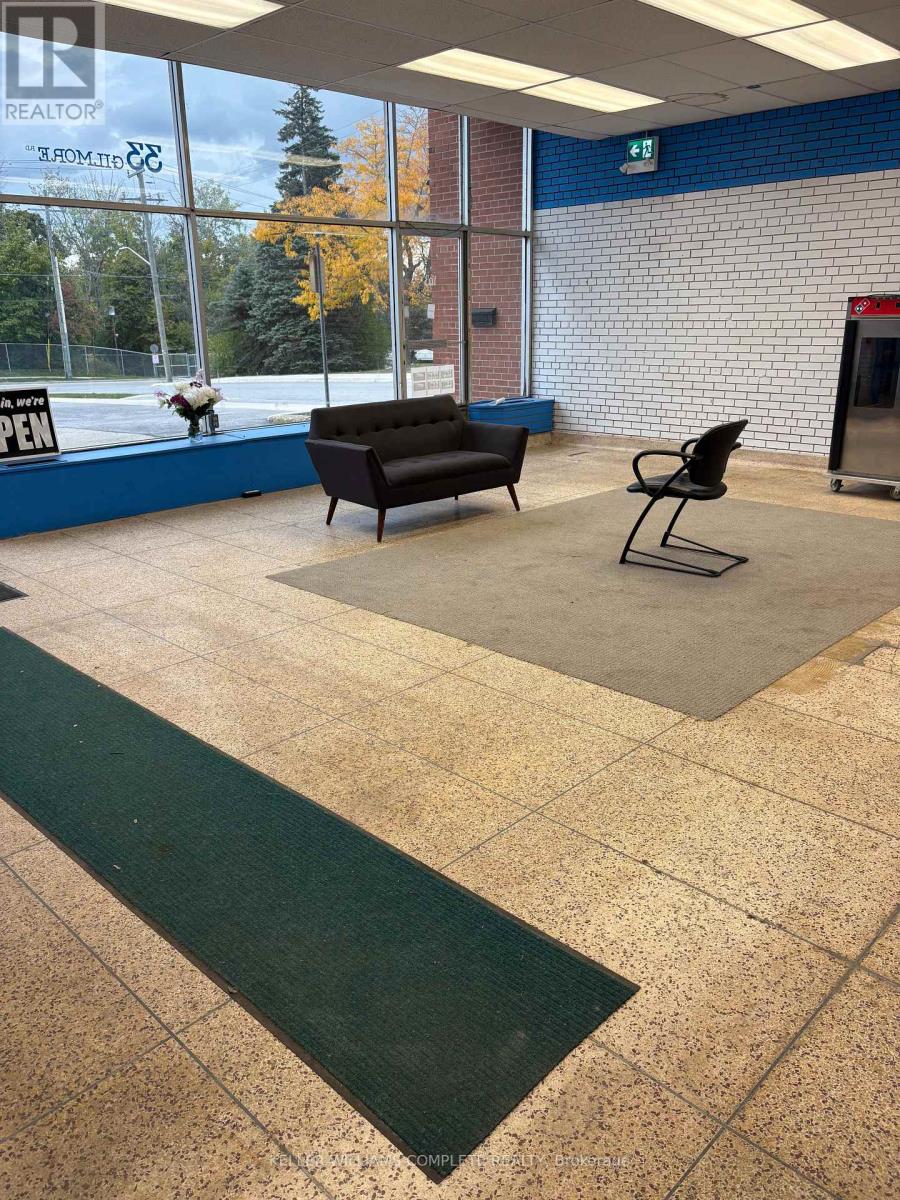 33 Gilmore Road, Fort Erie, Ontario  L2A 2L9 - Photo 9 - X12124556