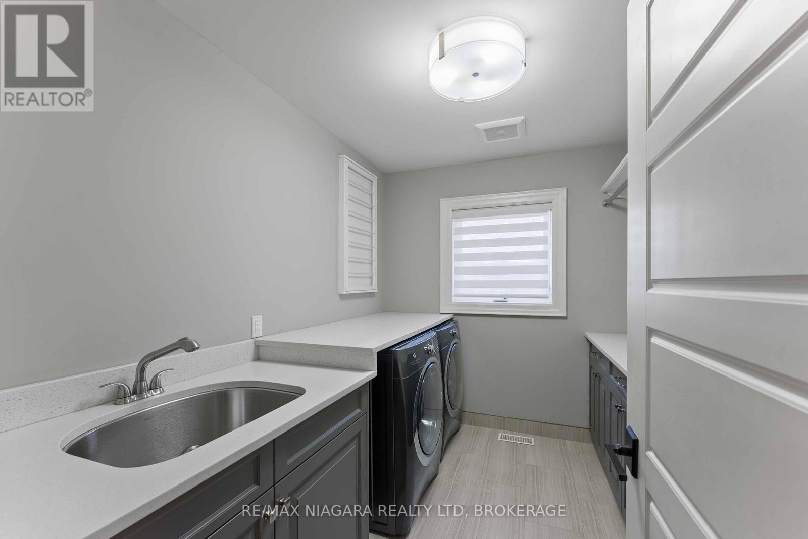 50 Sandalwood Crescent, Niagara-On-The-Lake, Ontario  L0S 1P0 - Photo 23 - X12475800