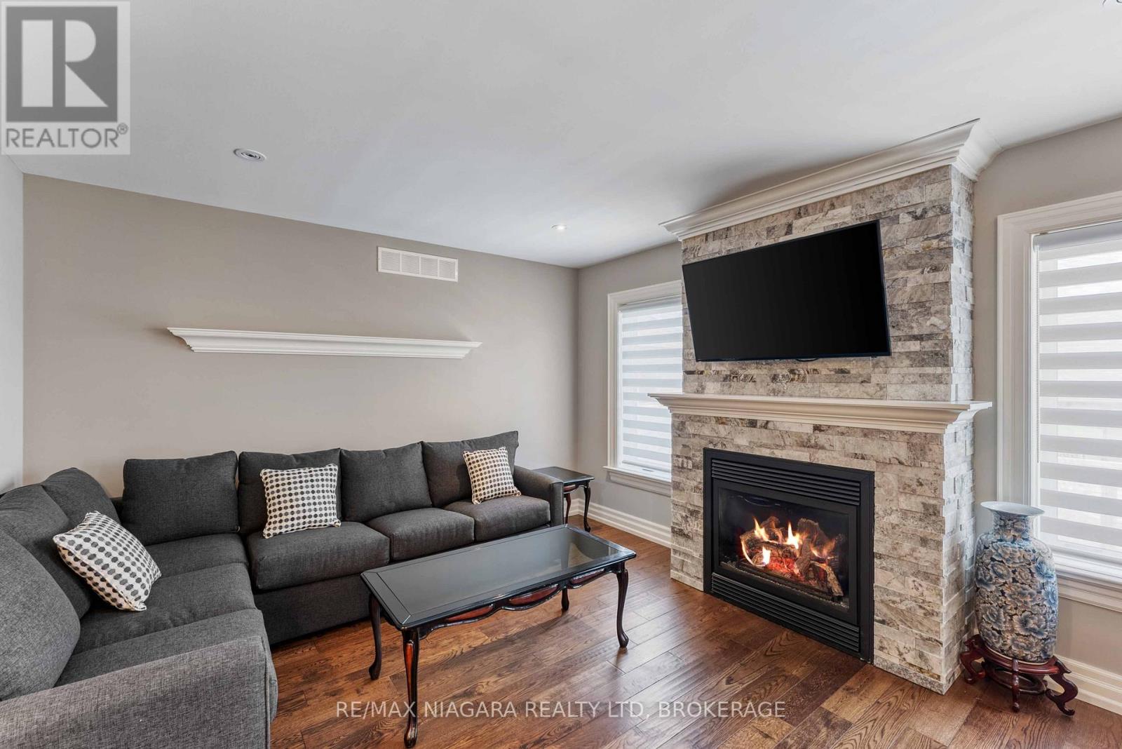 50 Sandalwood Crescent, Niagara-On-The-Lake, Ontario  L0S 1P0 - Photo 34 - X12475800