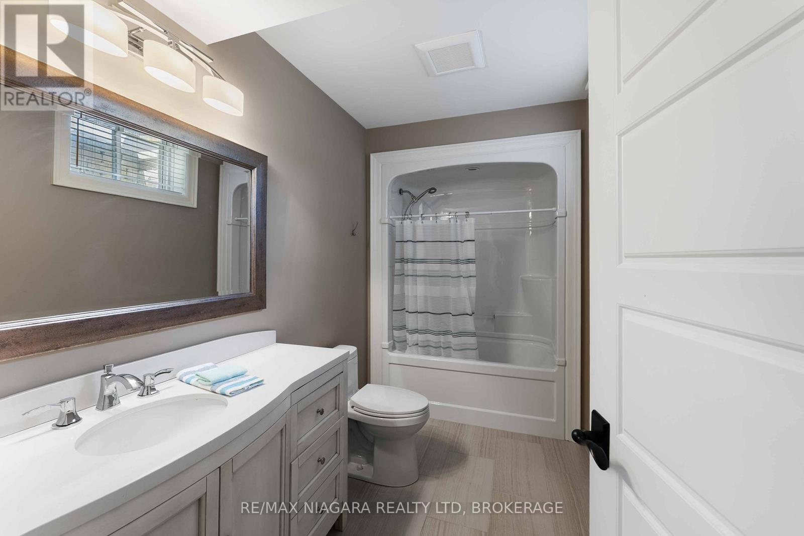 50 Sandalwood Crescent, Niagara-On-The-Lake, Ontario  L0S 1P0 - Photo 31 - X12475800