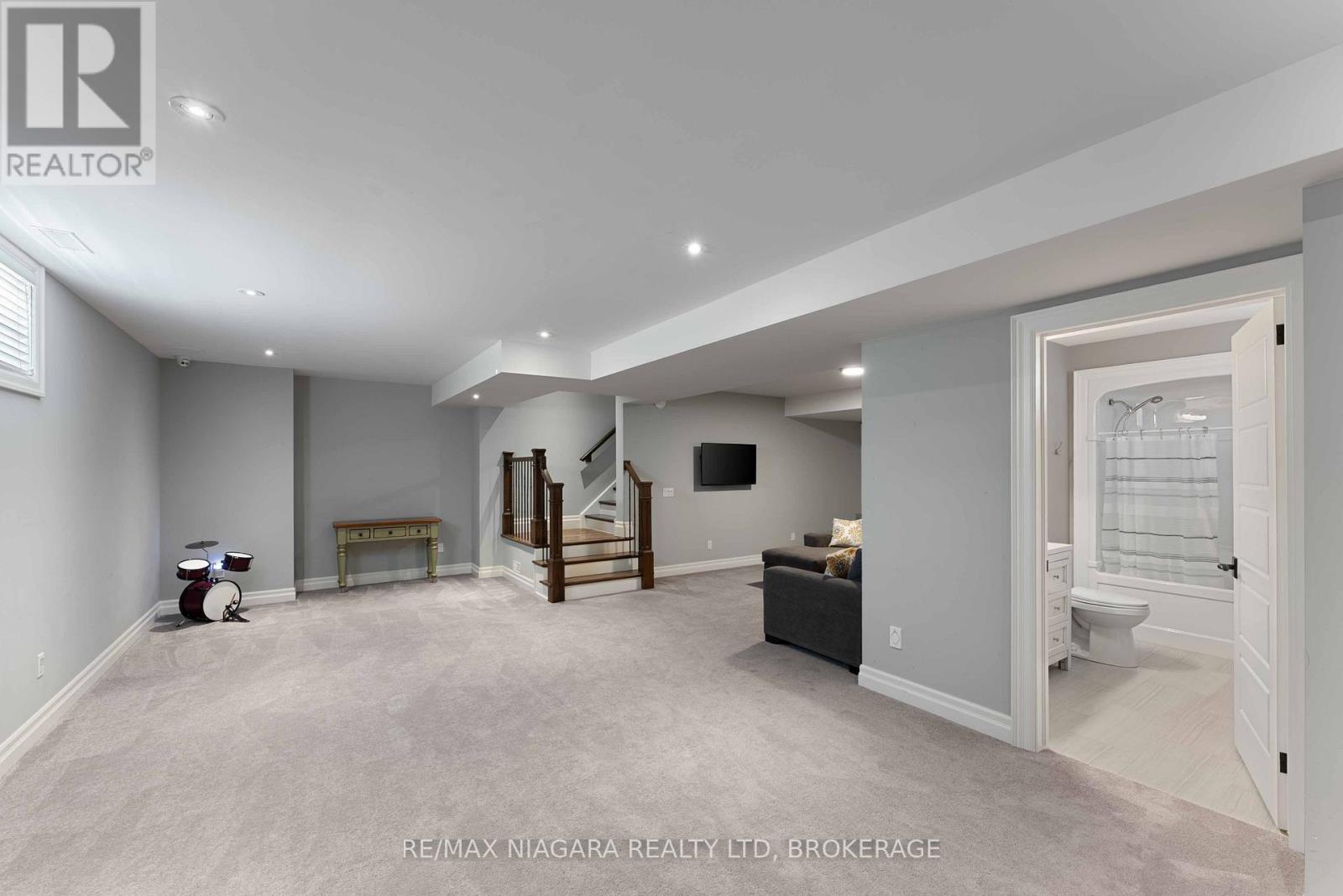 50 Sandalwood Crescent, Niagara-On-The-Lake, Ontario  L0S 1P0 - Photo 30 - X12475800