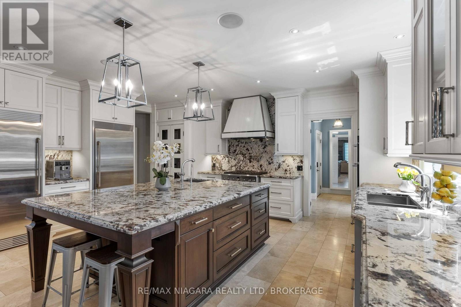 50 Sandalwood Crescent, Niagara-On-The-Lake, Ontario  L0S 1P0 - Photo 9 - X12475800