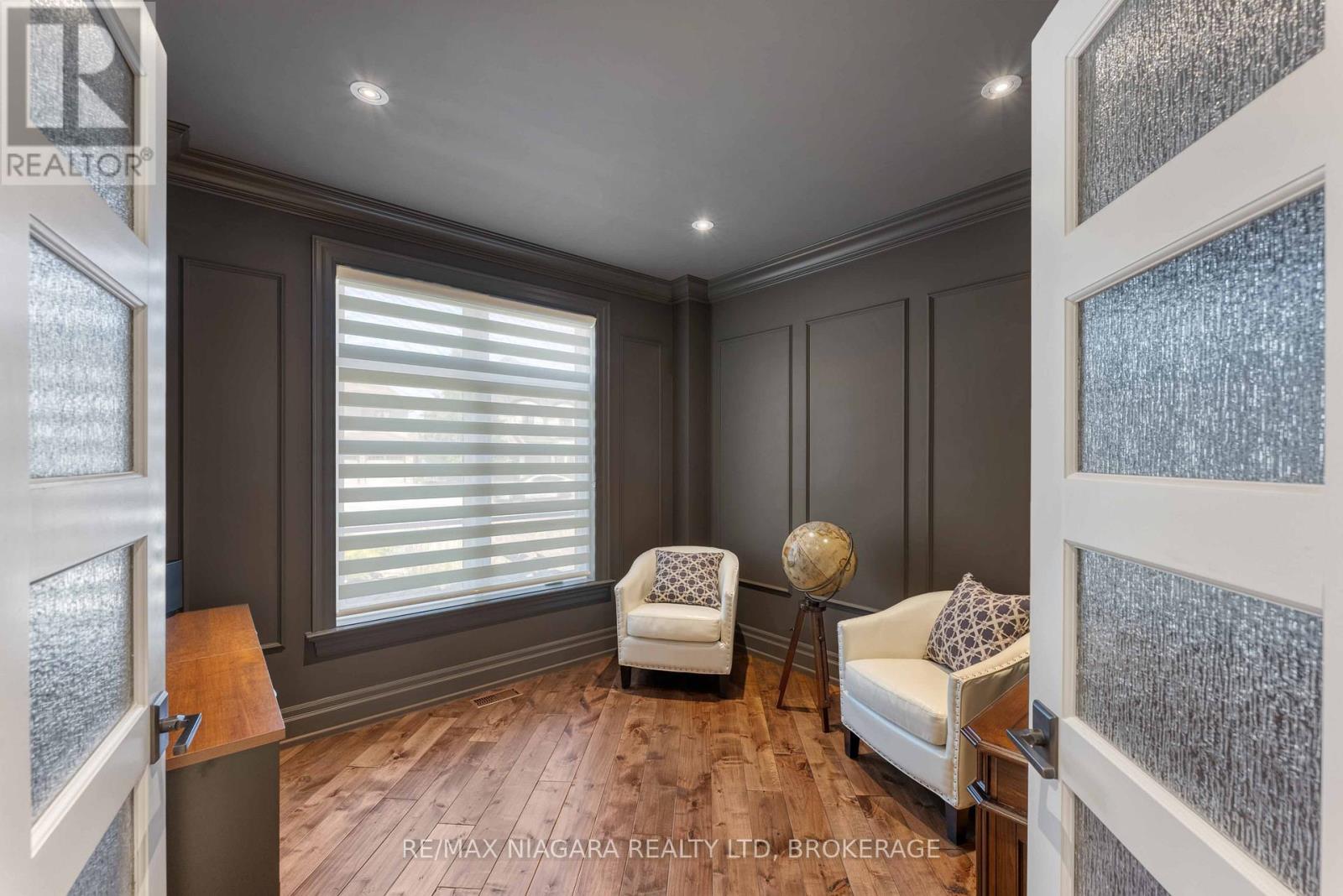 50 Sandalwood Crescent, Niagara-On-The-Lake, Ontario  L0S 1P0 - Photo 5 - X12475800