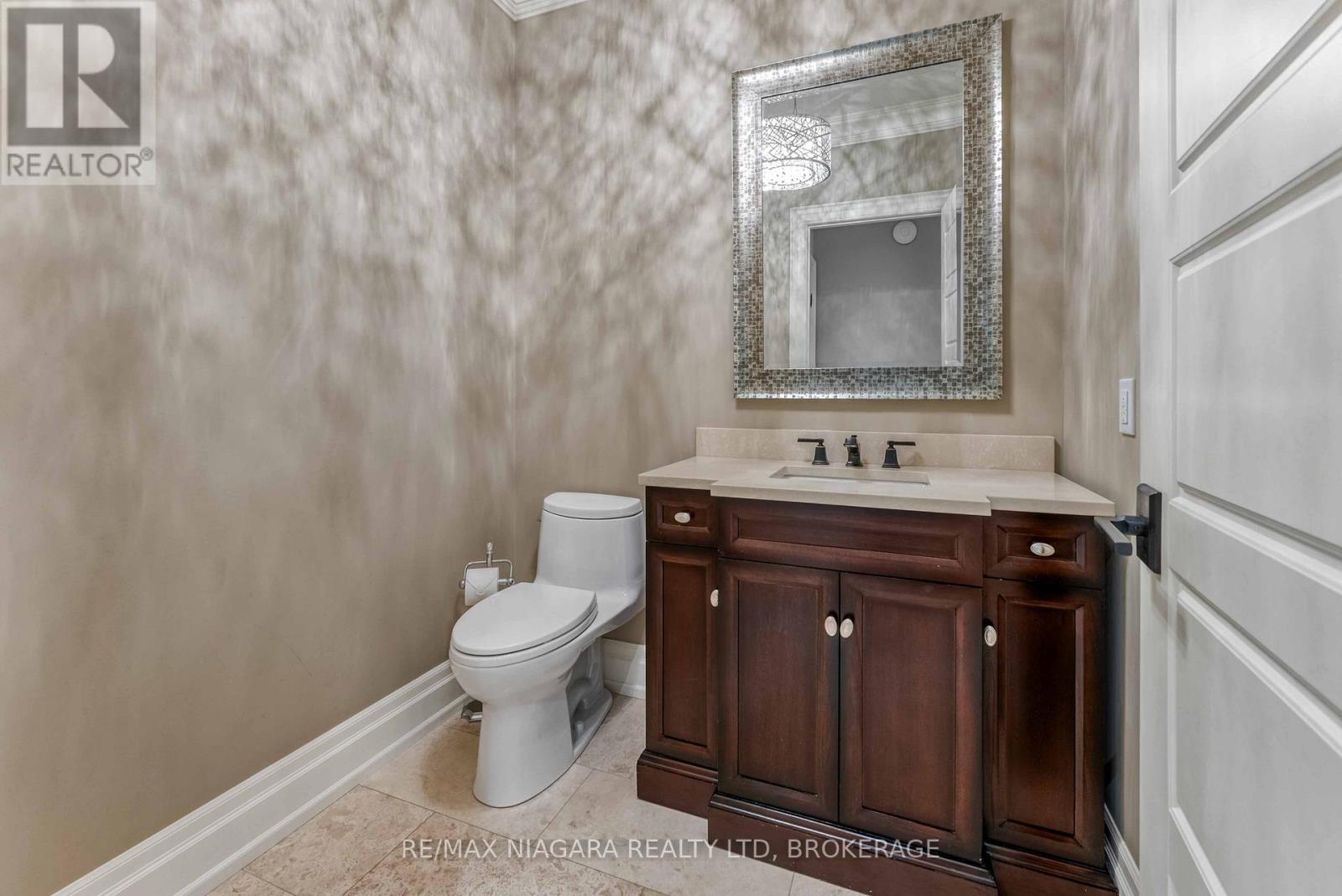 50 Sandalwood Crescent, Niagara-On-The-Lake, Ontario  L0S 1P0 - Photo 7 - X12475800