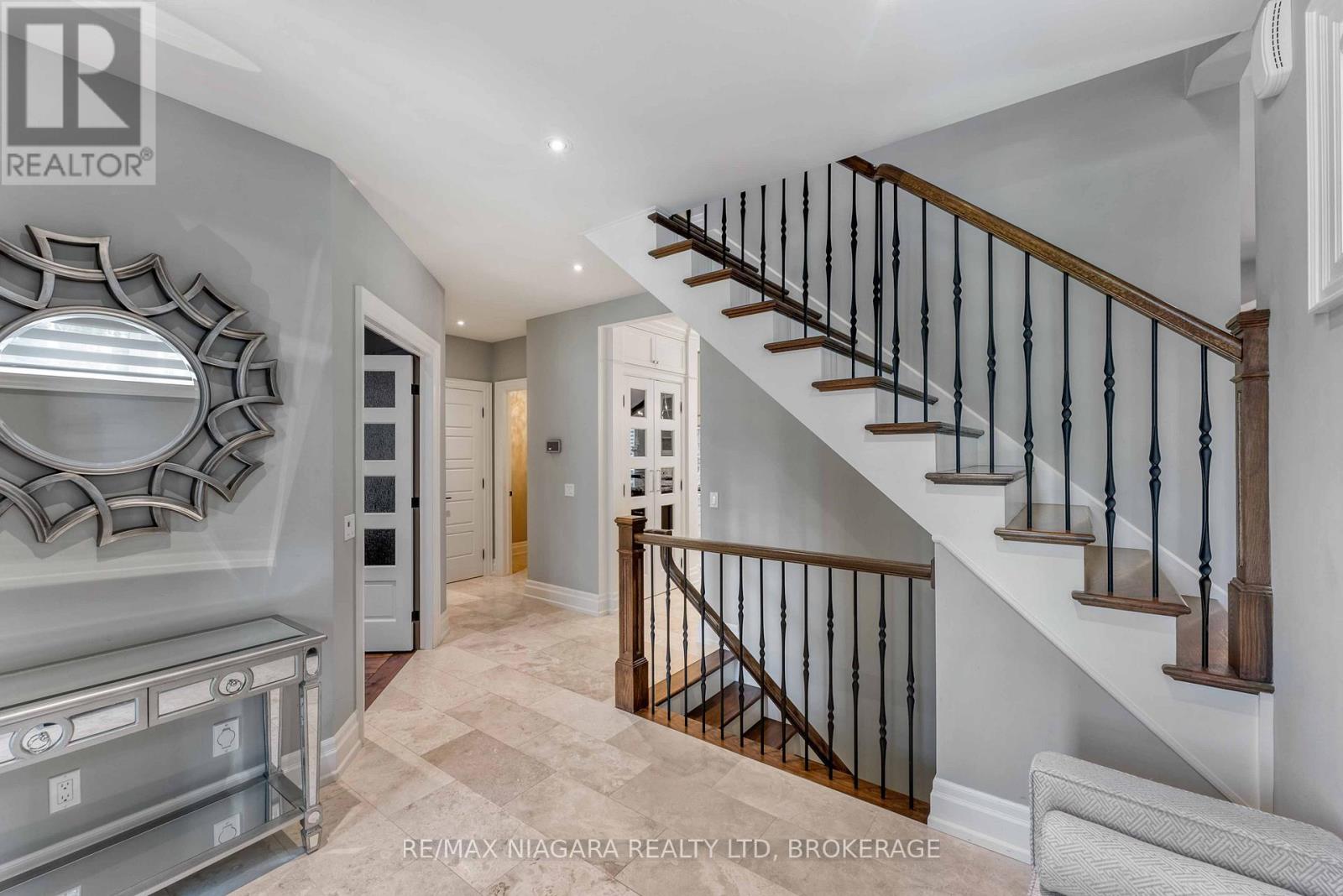 50 Sandalwood Crescent, Niagara-On-The-Lake, Ontario  L0S 1P0 - Photo 6 - X12475800