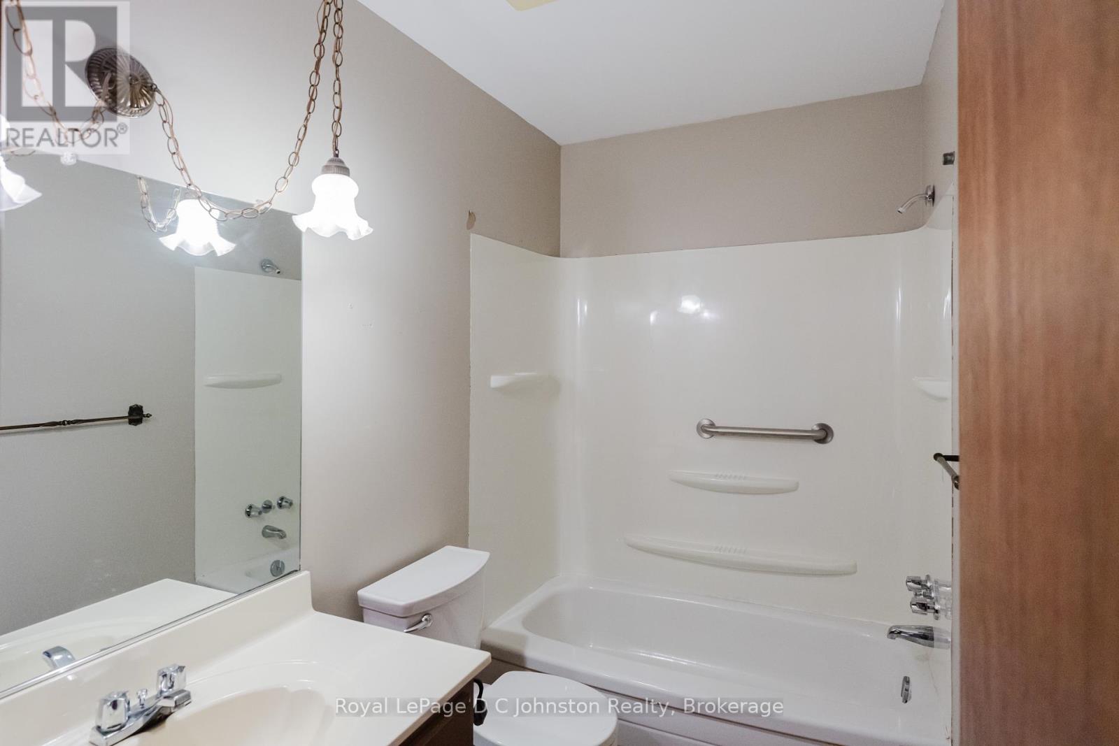 665 7th Street E, Owen Sound, Ontario  N4K 1J7 - Photo 13 - X12484636