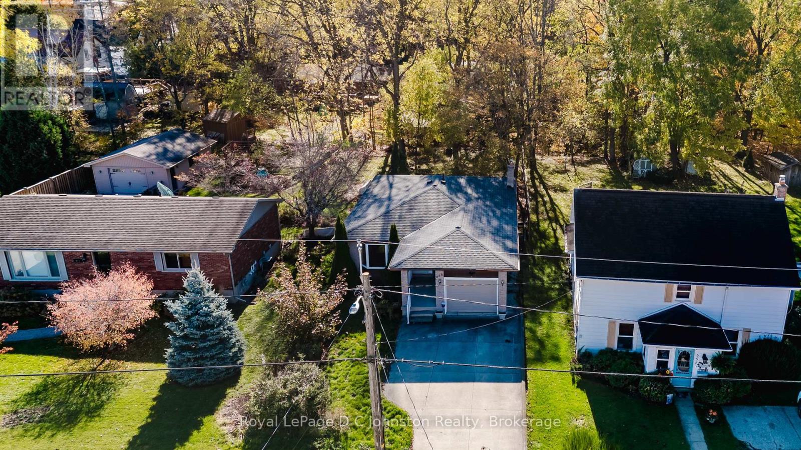 665 7th Street E, Owen Sound, Ontario  N4K 1J7 - Photo 2 - X12484636