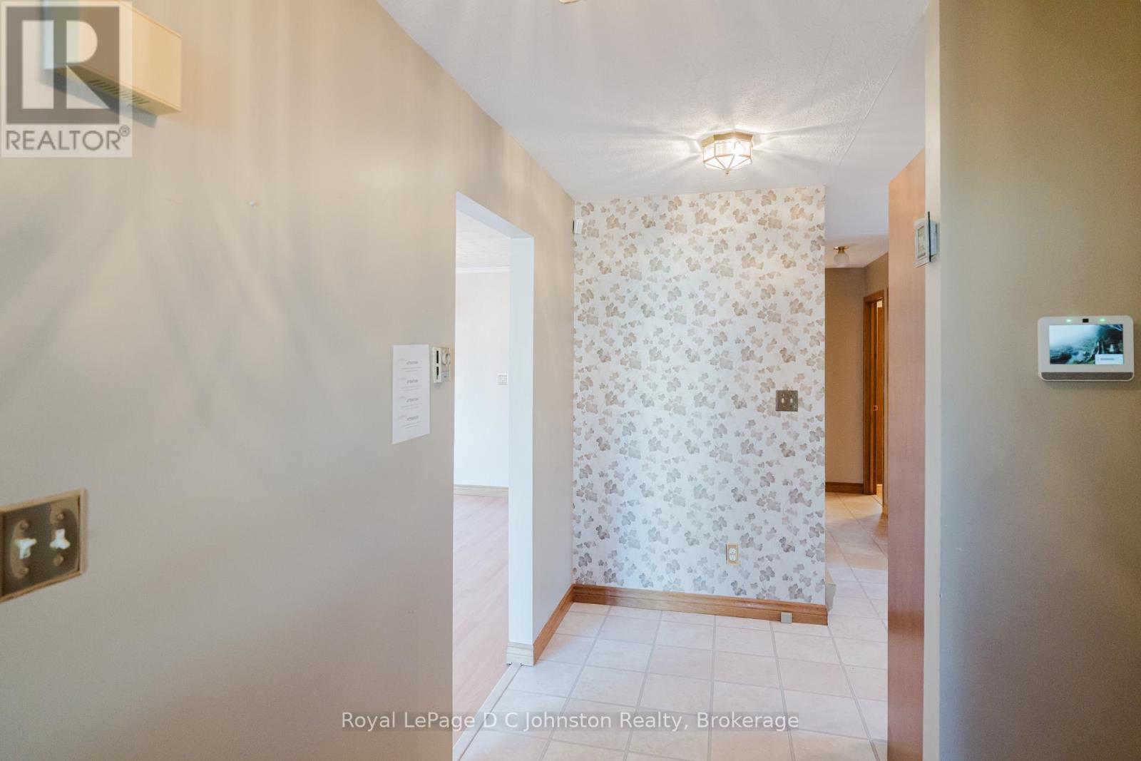 665 7th Street E, Owen Sound, Ontario  N4K 1J7 - Photo 3 - X12484636