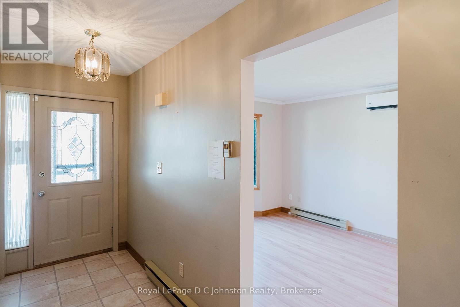 665 7th Street E, Owen Sound, Ontario  N4K 1J7 - Photo 4 - X12484636