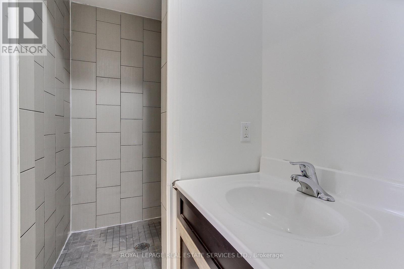 395 Bay Street, Brock (Beaverton), Ontario  L0K 1A0 - Photo 4 - N12484588