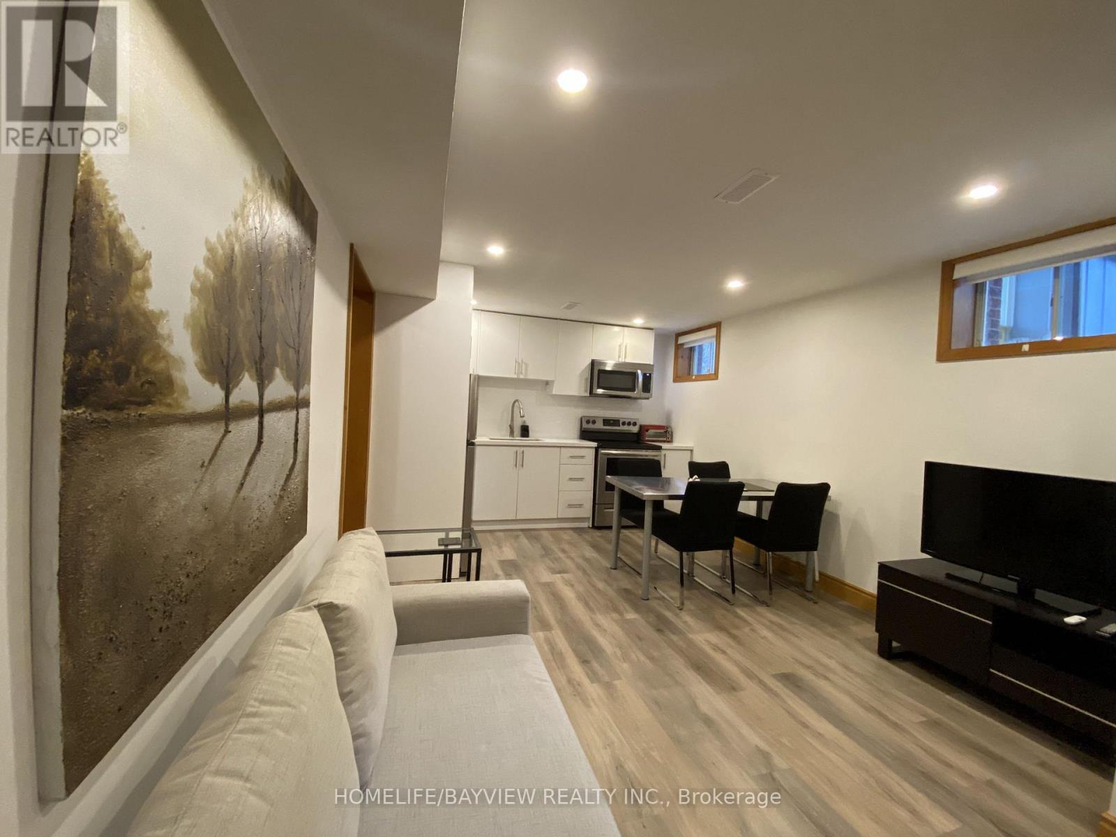 Bsmt Unit - 2 Westwood Lane, Richmond Hill, Ontario  L4C 6X9 - Photo 4 - N12484590