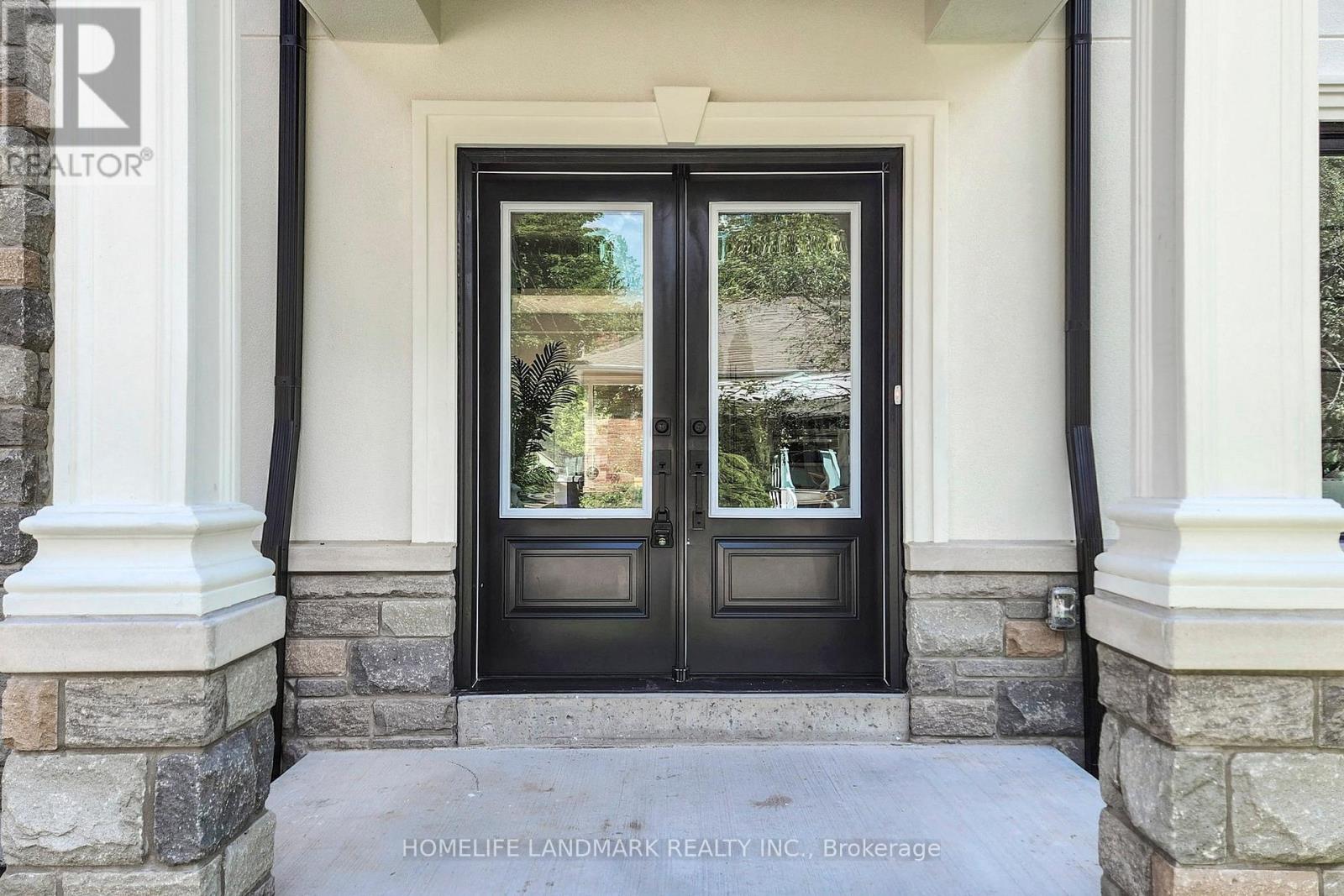 Main Unit - 452 D'arcy Street S, Newmarket, Ontario  L3Y 1N1 - Photo 2 - N12484591