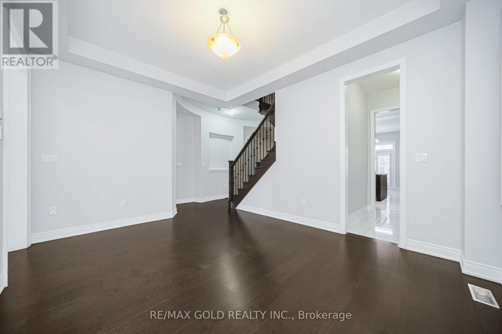 145 Kincardine Street, Vaughan, Ontario  L4H 4J3 - Photo 13 - N12484597