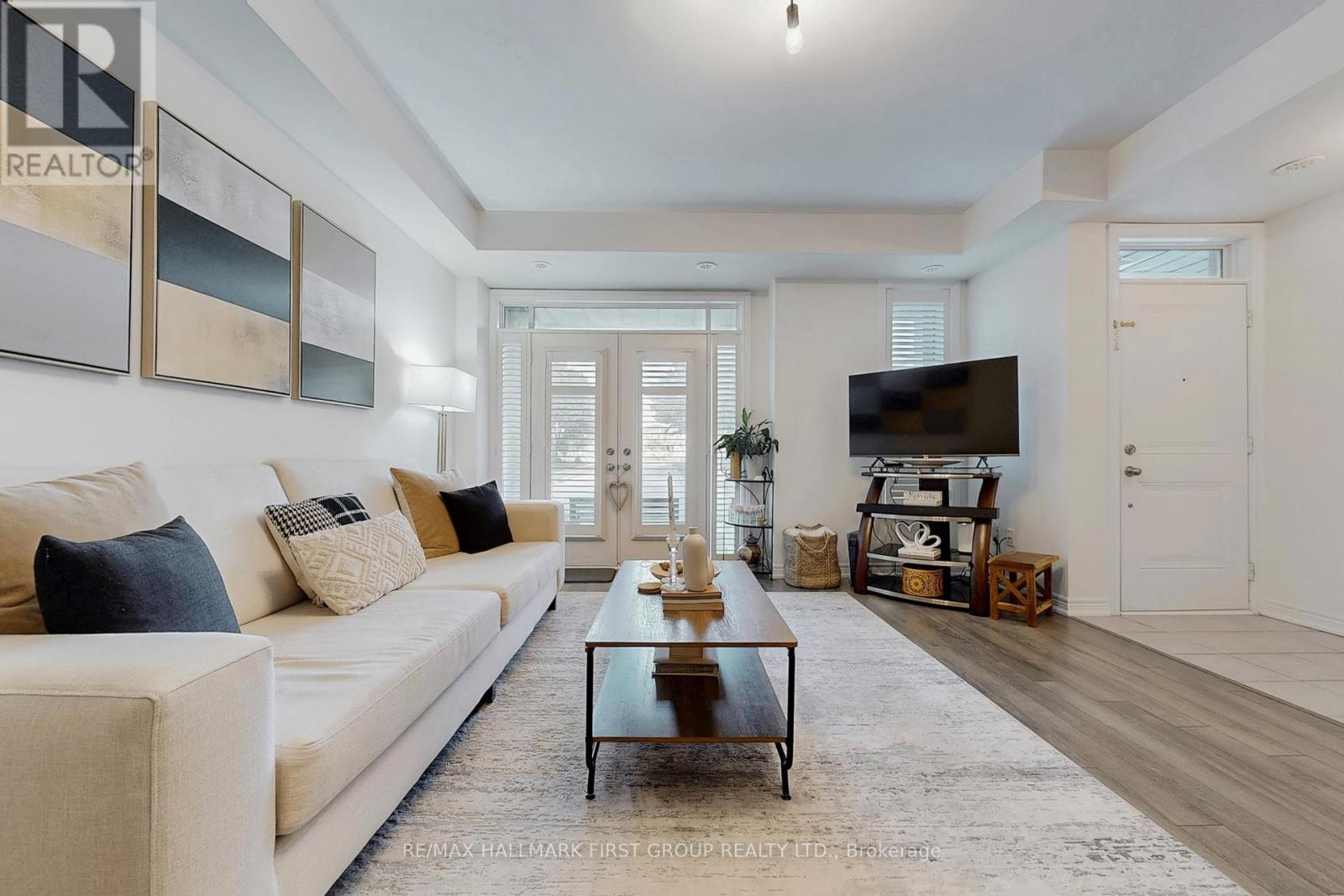 7 - 125 Kayla Crescent, Vaughan, Ontario  L6A 4W3 - Photo 5 - N12484599