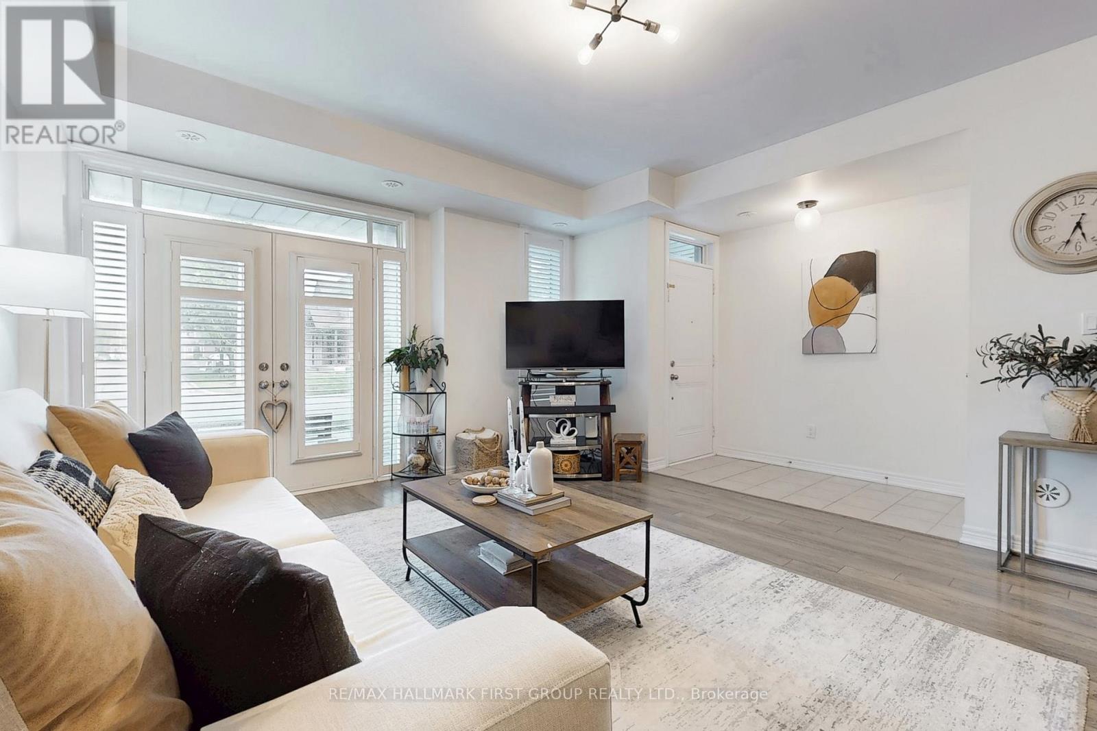 7 - 125 Kayla Crescent, Vaughan, Ontario  L6A 4W3 - Photo 6 - N12484599